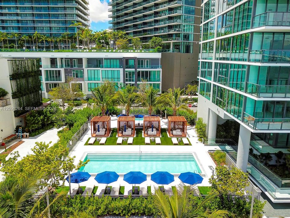 For Rent: $8,700 (3 beds, 3 baths, 1526 Square Feet)