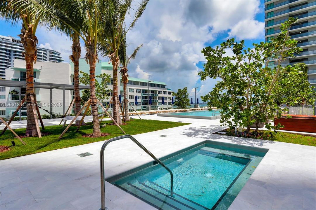 For Rent: $8,700 (3 beds, 3 baths, 1526 Square Feet)