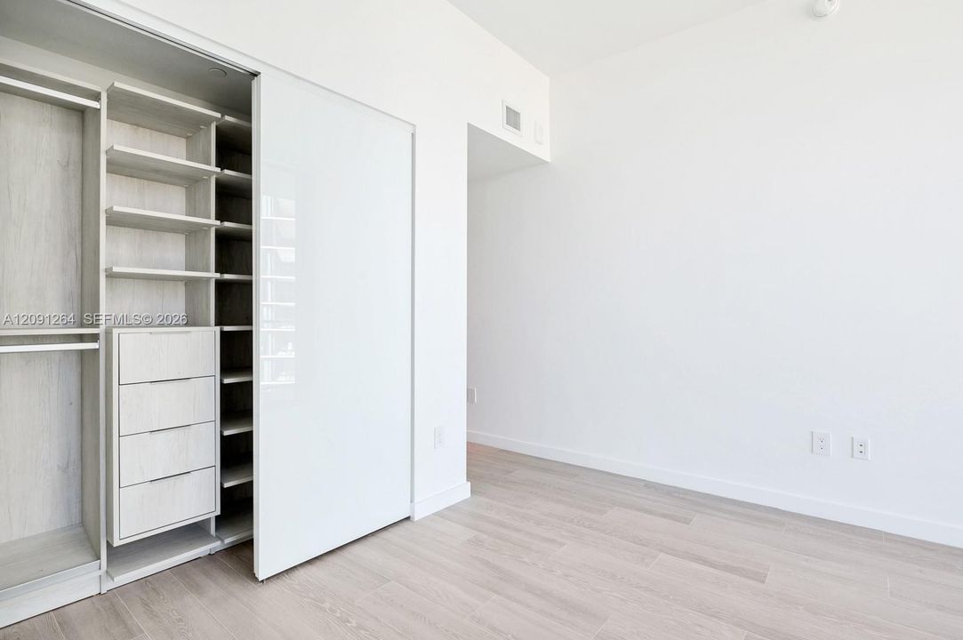 For Rent: $8,700 (3 beds, 3 baths, 1526 Square Feet)