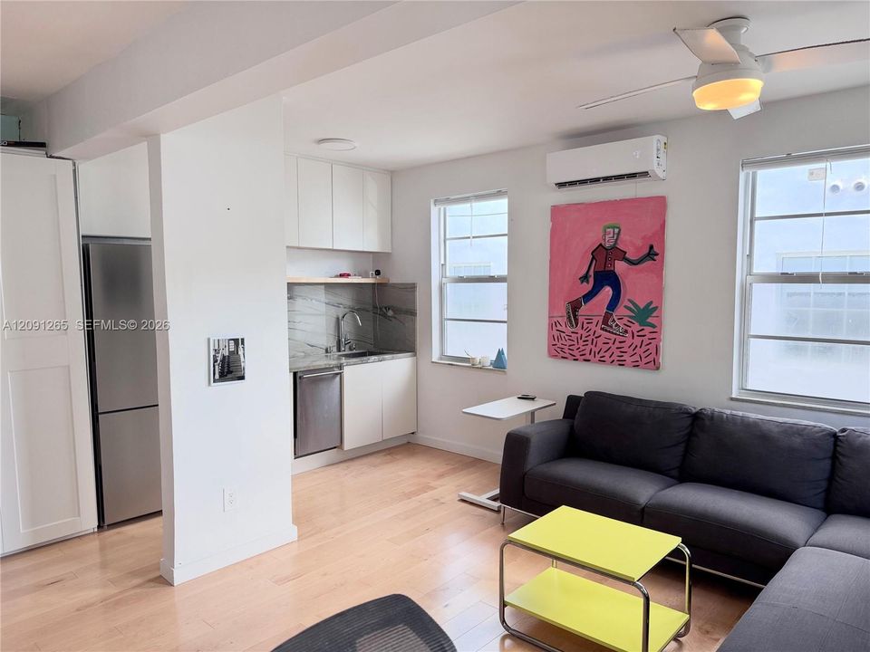 For Sale: $275,000 (0 beds, 1 baths, 430 Square Feet)