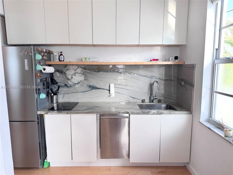 For Sale: $275,000 (0 beds, 1 baths, 430 Square Feet)