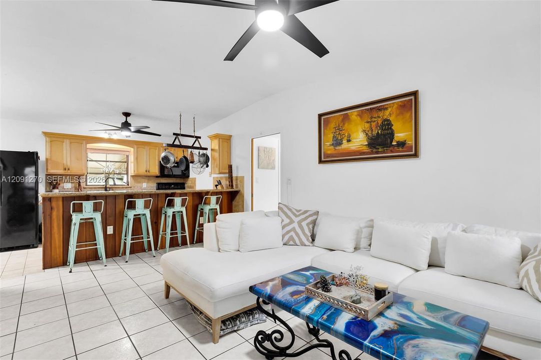 For Sale: $685,000 (3 beds, 2 baths, 1080 Square Feet)