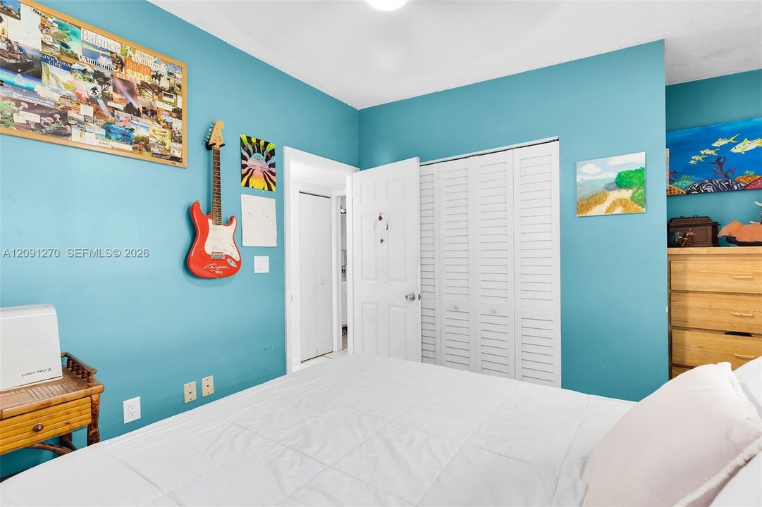 For Sale: $685,000 (3 beds, 2 baths, 1080 Square Feet)