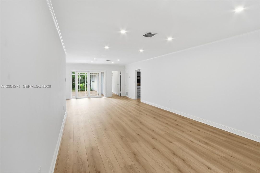 Activo con contrato: $7,900 (3 camas, 2 baños, 1683 Pies cuadrados)