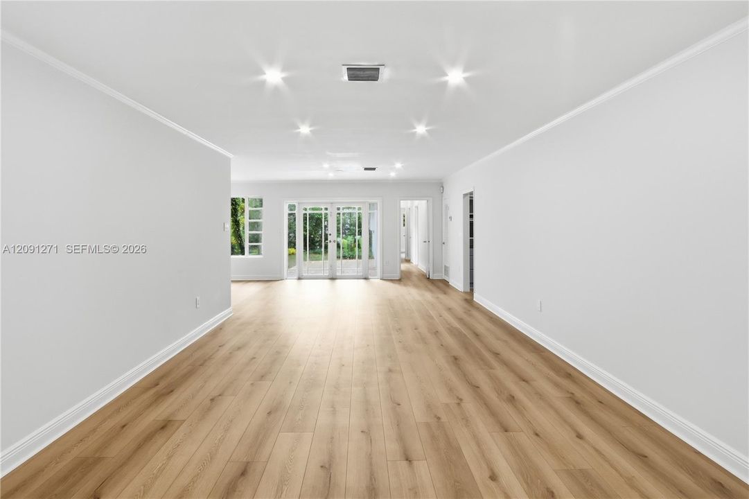 Activo con contrato: $7,900 (3 camas, 2 baños, 1683 Pies cuadrados)
