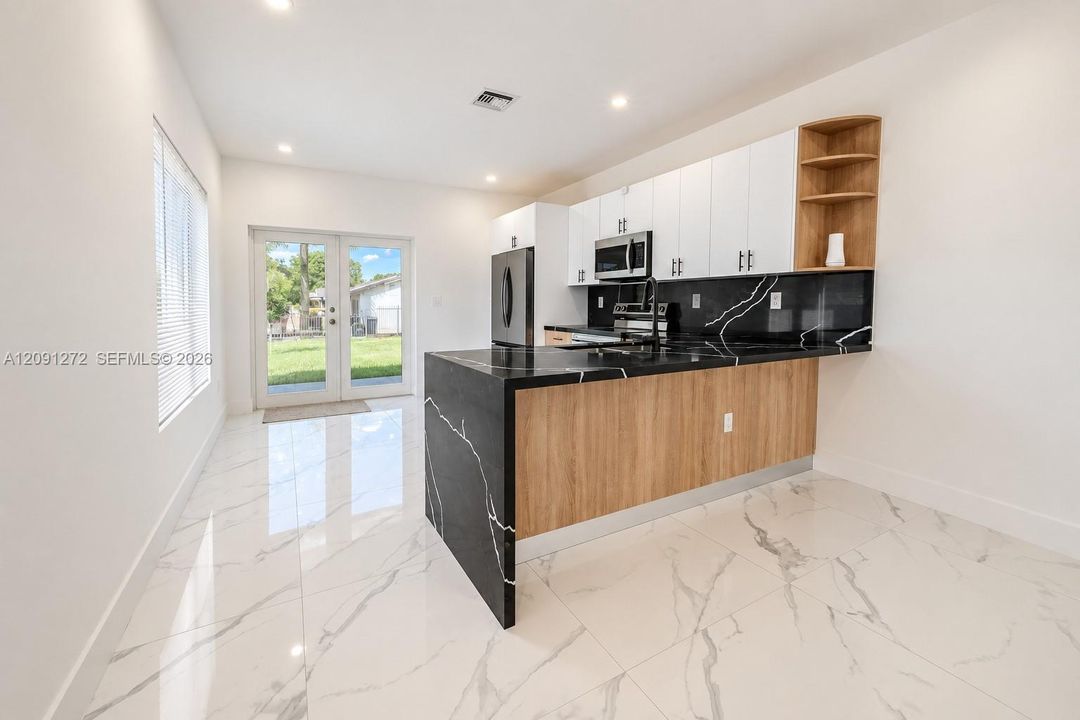 Recently Rented: $3,300 (4 beds, 2 baths, 0 Square Feet)