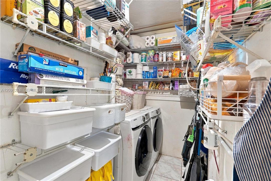 На продажу: $890,000 (3 спален, 2 ванн, 1220 Квадратных фут)