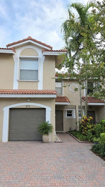 For Rent: $3,000 (3 beds, 2 baths, 1396 Square Feet)