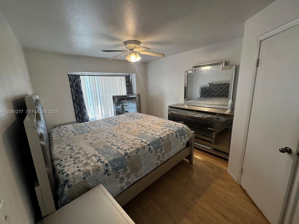 For Sale: $275,000 (3 beds, 2 baths, 1085 Square Feet)