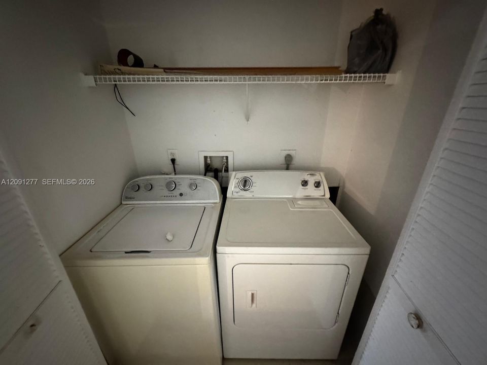 For Sale: $275,000 (3 beds, 2 baths, 1085 Square Feet)