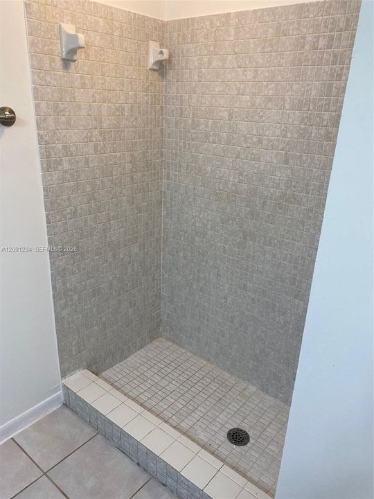 В аренду: $2,700 (2 спален, 2 ванн, 1330 Квадратных фут)