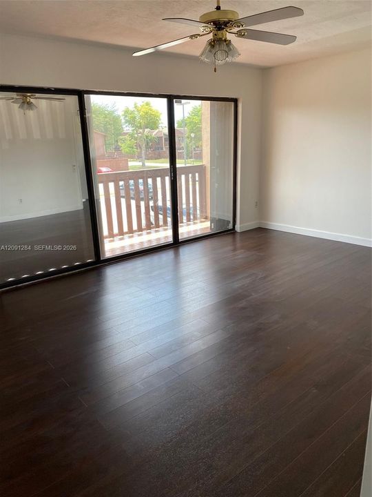 В аренду: $2,700 (2 спален, 2 ванн, 1330 Квадратных фут)