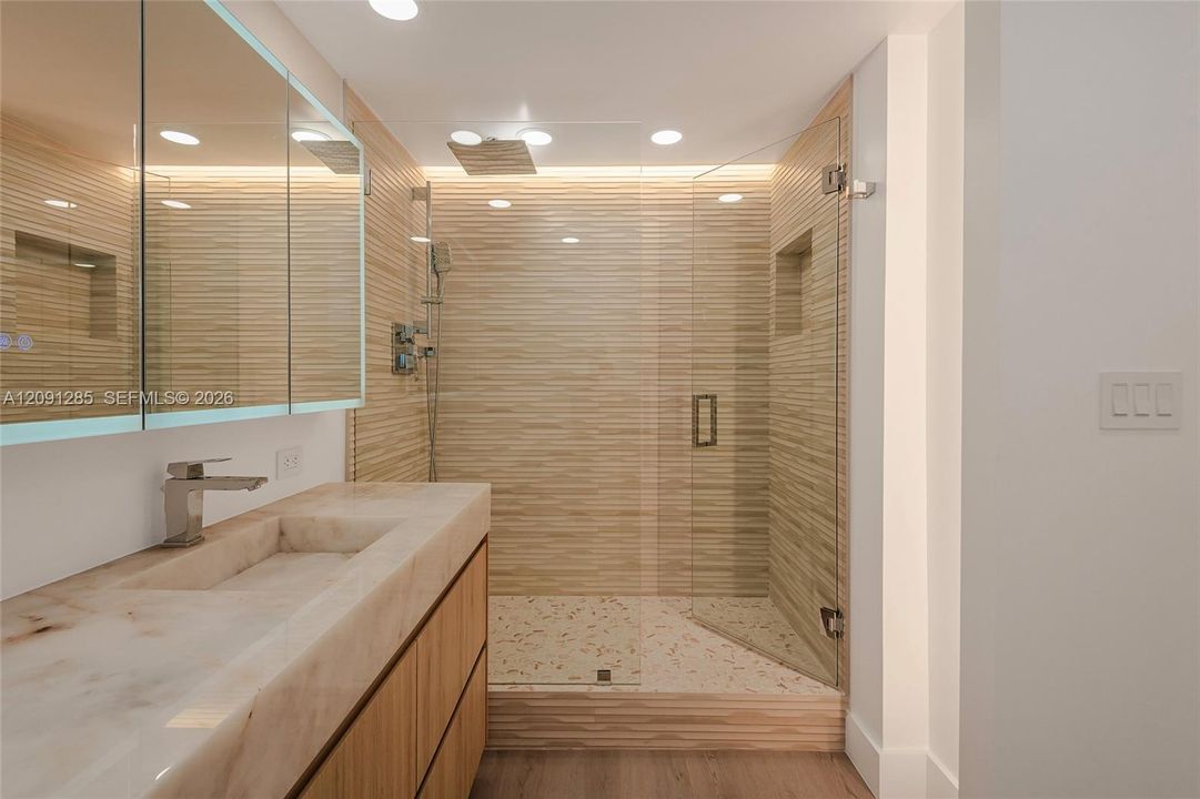 En Venta: $1,750,000 (2 camas, 2 baños, 880 Pies cuadrados)