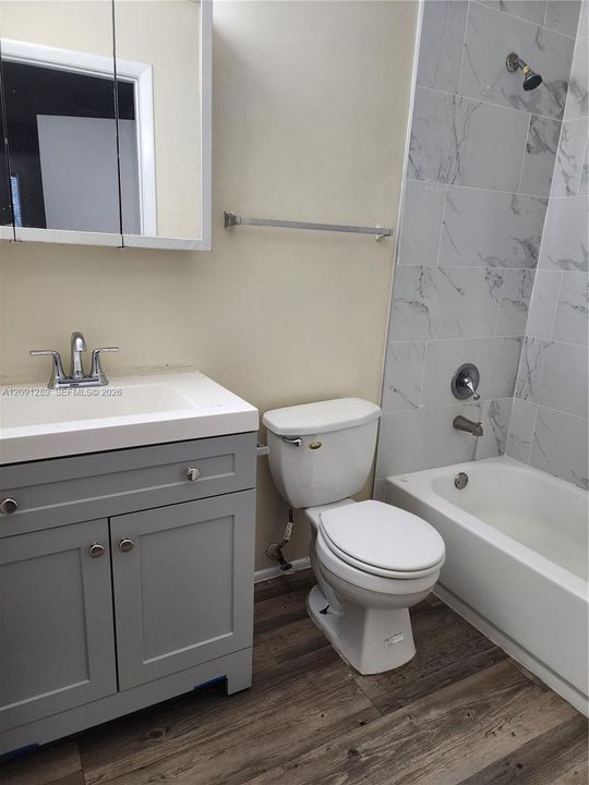 В аренду: $2,300 (3 спален, 2 ванн, 930 Квадратных фут)
