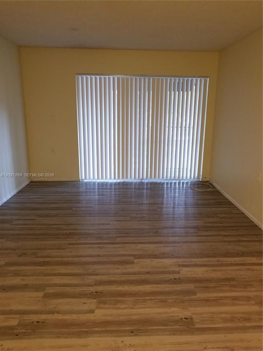 В аренду: $2,300 (3 спален, 2 ванн, 930 Квадратных фут)