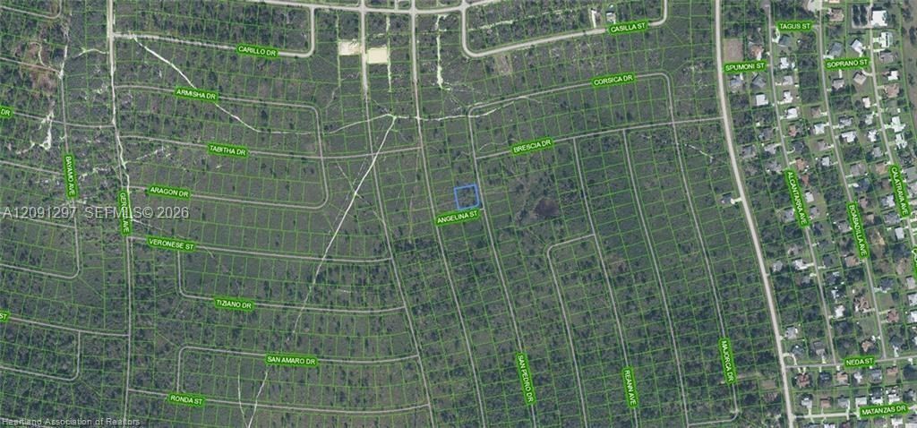 待售: $12,900 (0.37 acres)