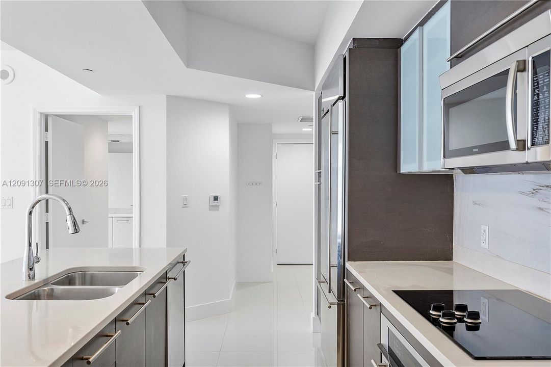 For Sale: $638,000 (2 beds, 2 baths, 1111 Square Feet)