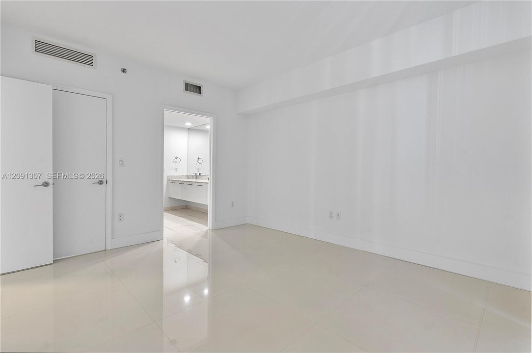 For Sale: $638,000 (2 beds, 2 baths, 1111 Square Feet)