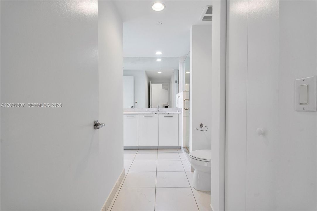 For Sale: $638,000 (2 beds, 2 baths, 1111 Square Feet)