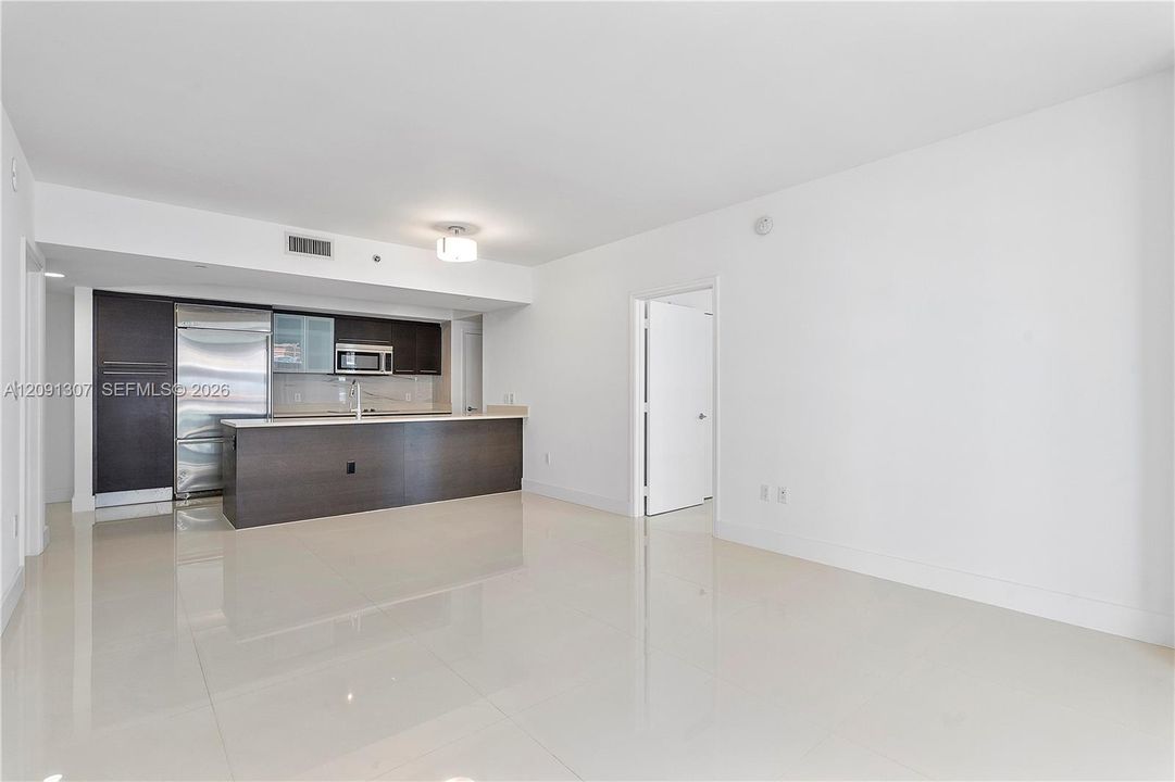 For Sale: $638,000 (2 beds, 2 baths, 1111 Square Feet)