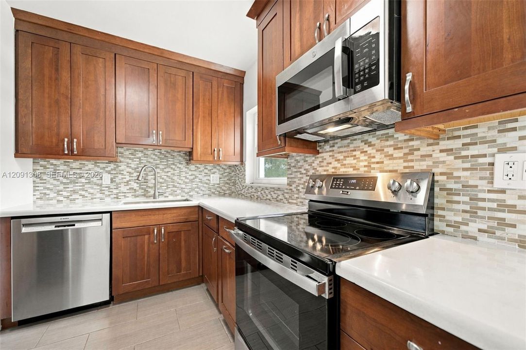 En Renta: $8,500 (5 camas, 3 baños, 2267 Pies cuadrados)