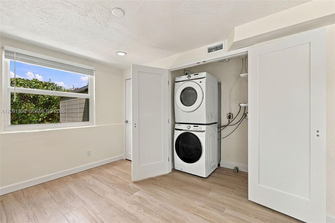 En Renta: $8,500 (5 camas, 3 baños, 2267 Pies cuadrados)