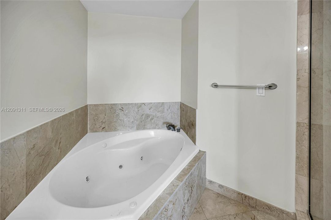Active With Contract: $695,000 (2 beds, 2 baths, 1552 Square Feet)