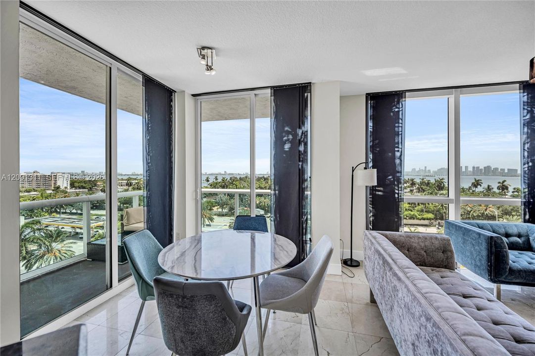 Active With Contract: $695,000 (2 beds, 2 baths, 1552 Square Feet)