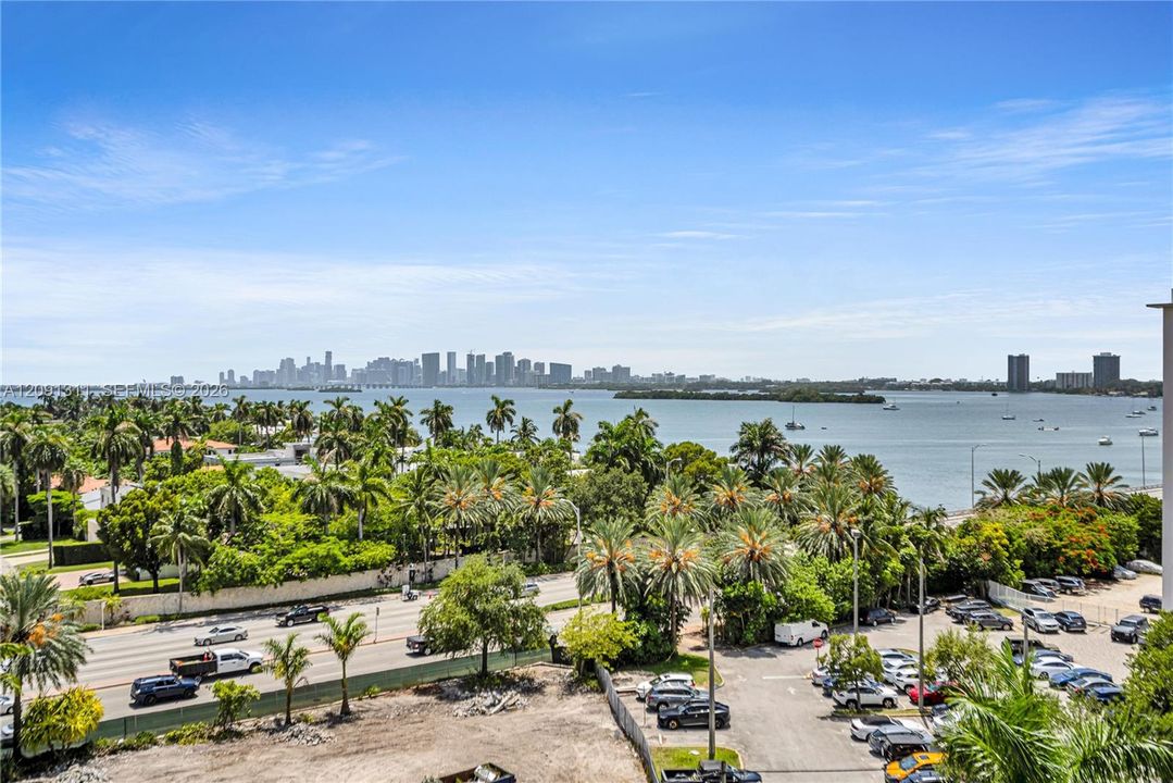 Active With Contract: $695,000 (2 beds, 2 baths, 1552 Square Feet)