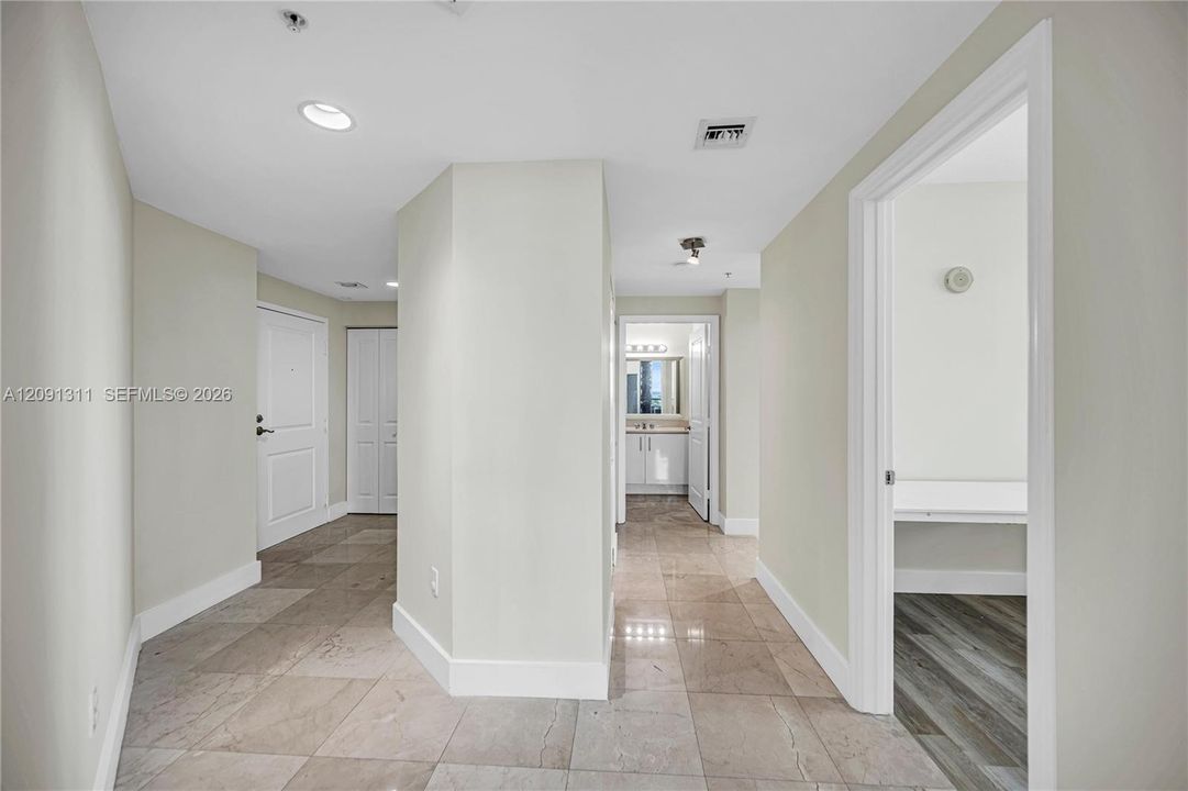 Active With Contract: $695,000 (2 beds, 2 baths, 1552 Square Feet)