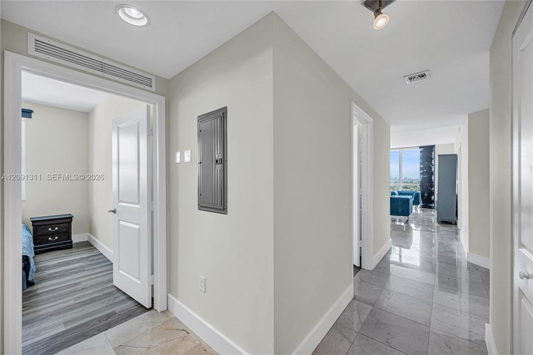 Active With Contract: $695,000 (2 beds, 2 baths, 1552 Square Feet)