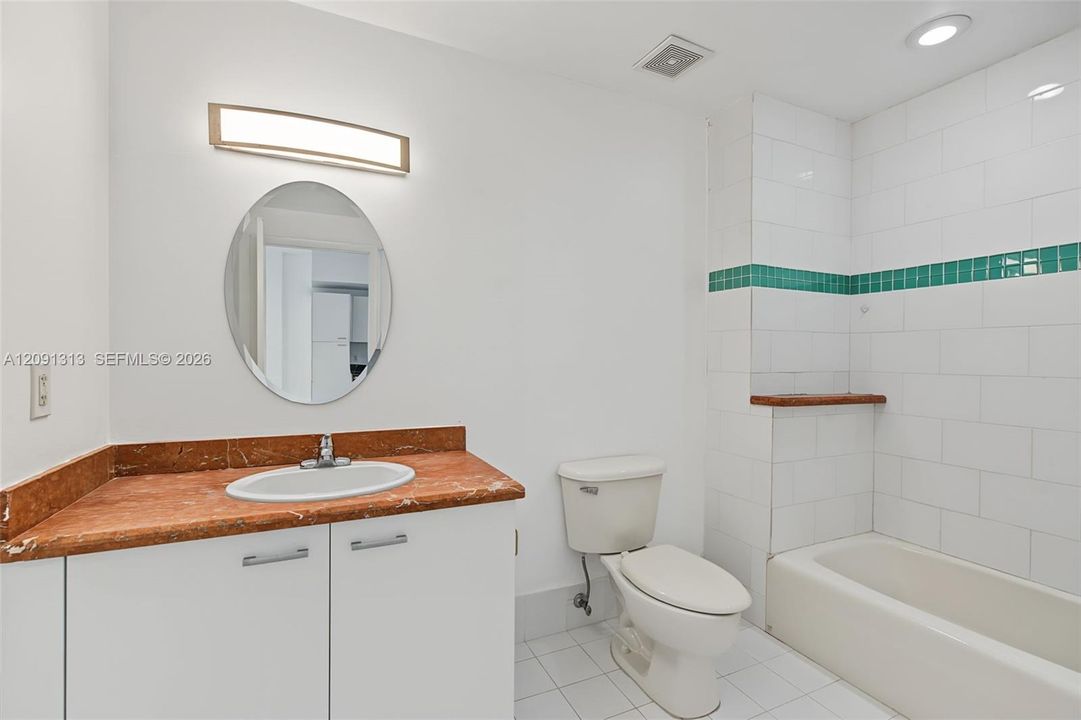 For Rent: $2,100 (1 beds, 1 baths, 797 Square Feet)