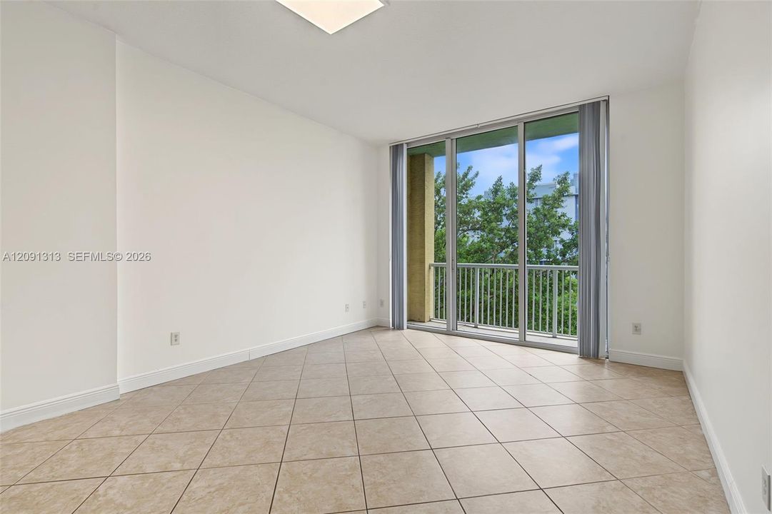 For Rent: $2,100 (1 beds, 1 baths, 797 Square Feet)