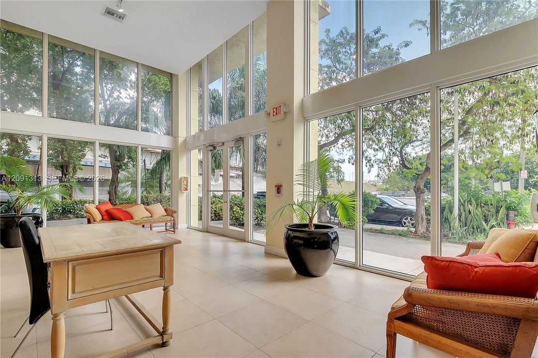 For Rent: $2,100 (1 beds, 1 baths, 797 Square Feet)