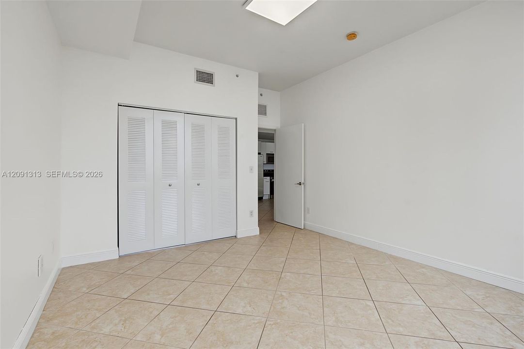 For Rent: $2,100 (1 beds, 1 baths, 797 Square Feet)