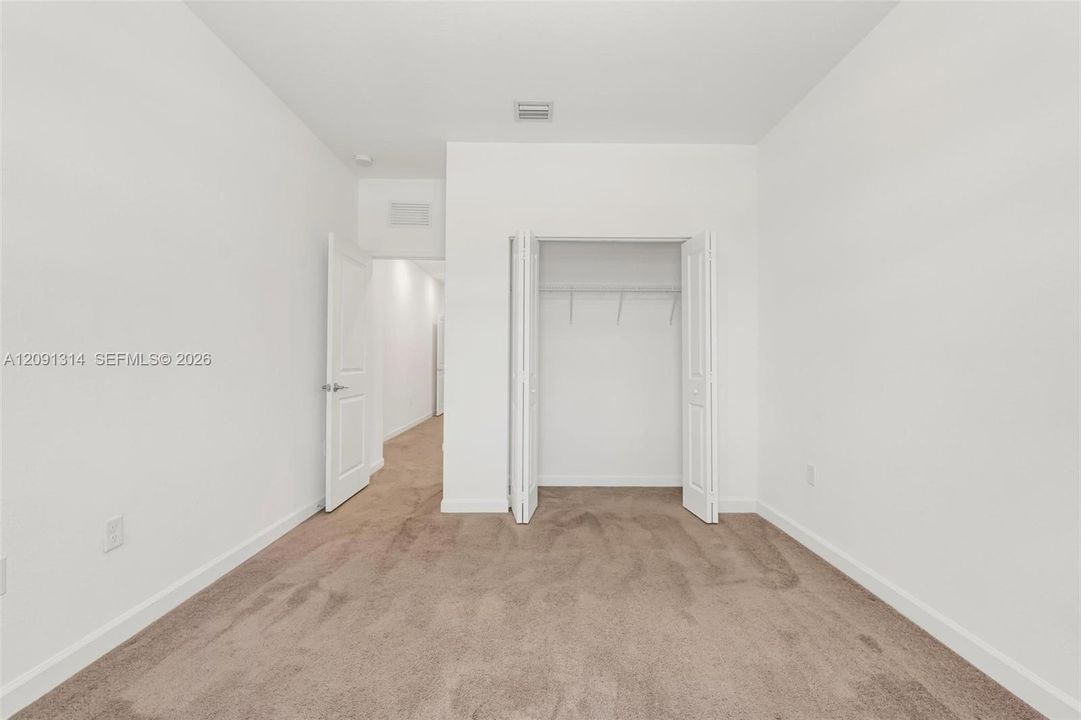 На продажу: $380,000 (3 спален, 2 ванн, 1827 Квадратных фут)