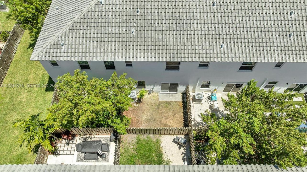 На продажу: $380,000 (3 спален, 2 ванн, 1827 Квадратных фут)