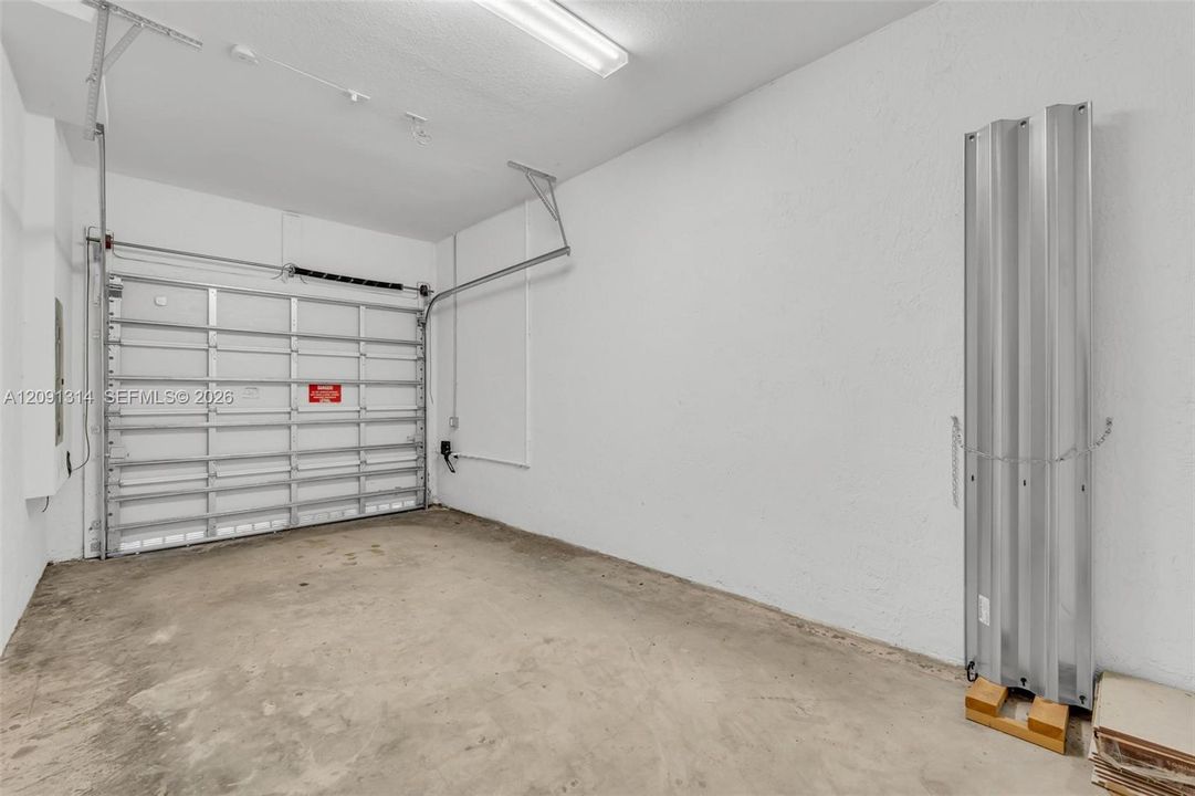 На продажу: $380,000 (3 спален, 2 ванн, 1827 Квадратных фут)