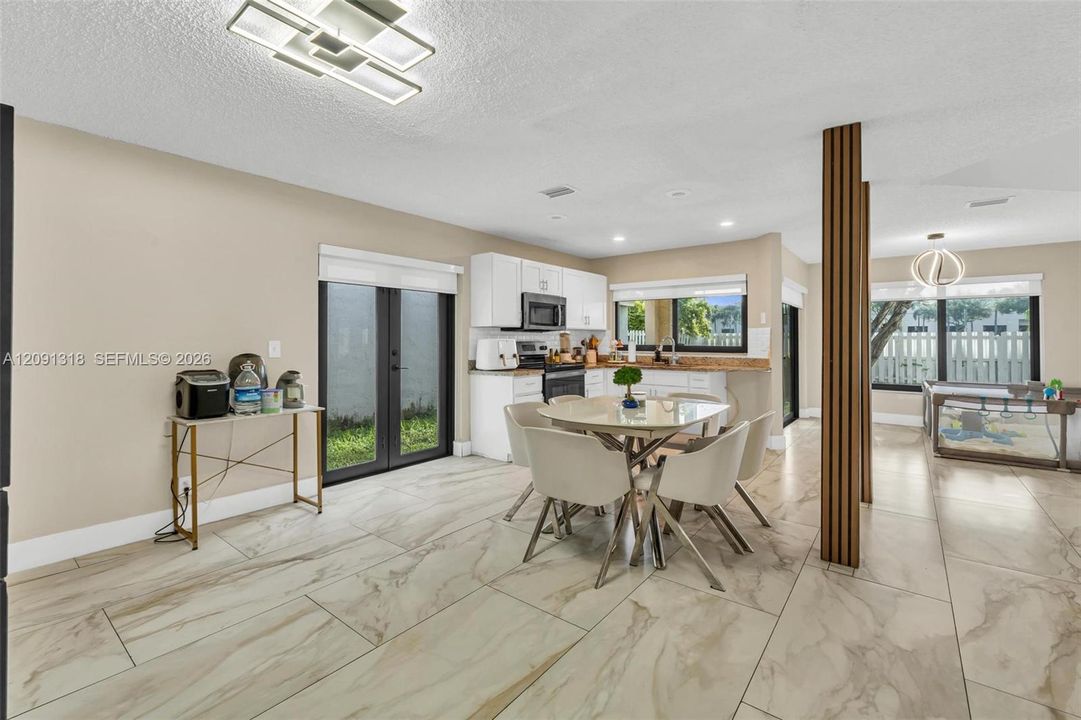 En Venta: $635,000 (3 camas, 2 baños, 2127 Pies cuadrados)