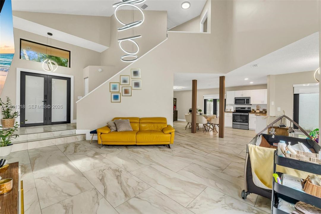 En Venta: $635,000 (3 camas, 2 baños, 2127 Pies cuadrados)