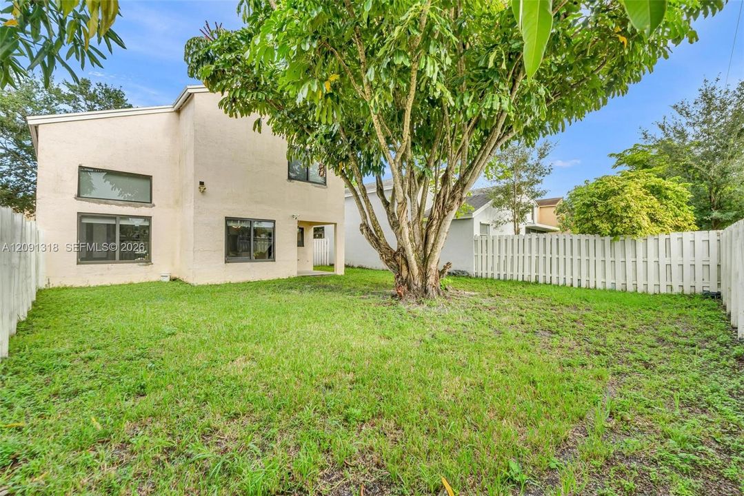 En Venta: $635,000 (3 camas, 2 baños, 2127 Pies cuadrados)