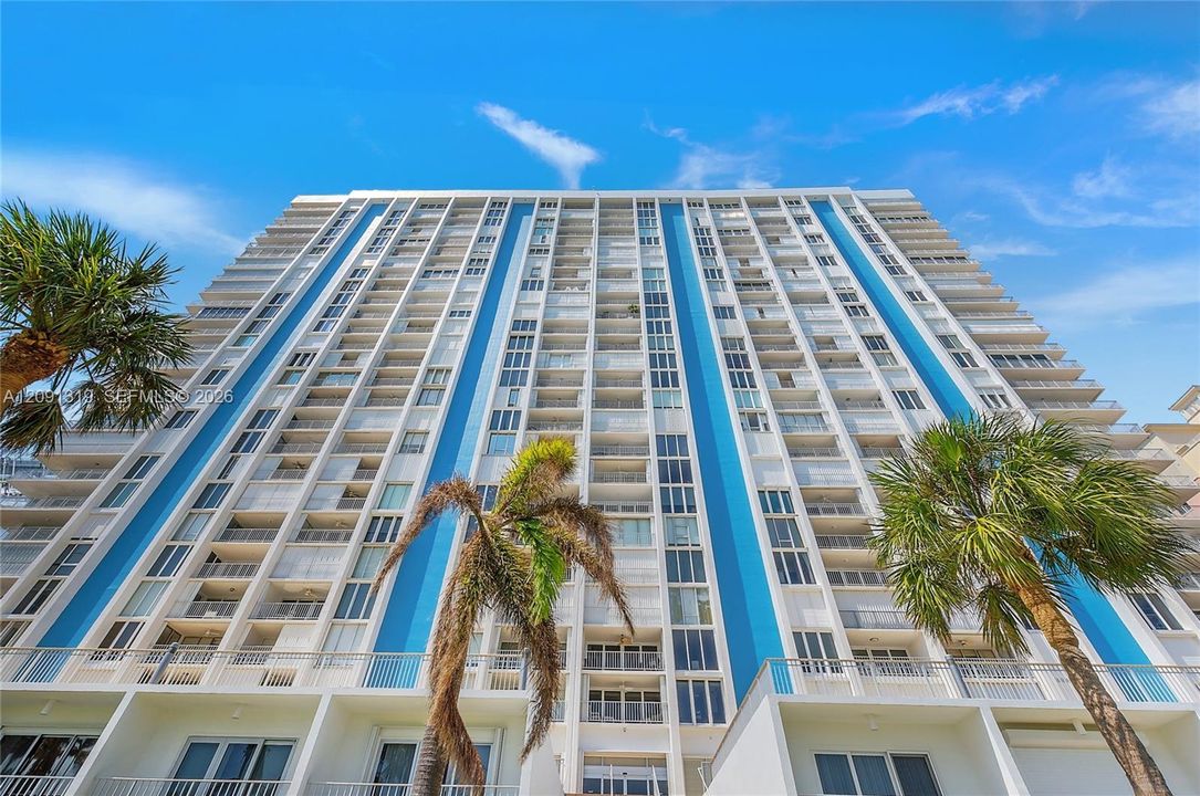 В аренду: $13,500 (3 спален, 3 ванн, 3120 Квадратных фут)