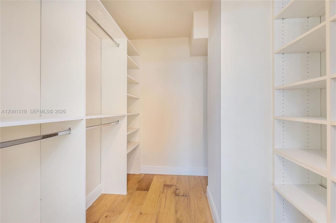 В аренду: $13,500 (3 спален, 3 ванн, 3120 Квадратных фут)