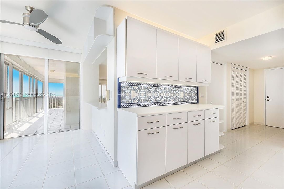 В аренду: $13,500 (3 спален, 3 ванн, 3120 Квадратных фут)