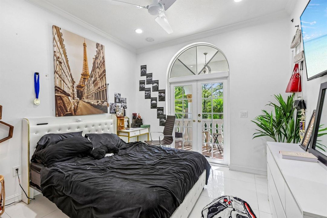 6-web-or-mls-NW 84th Ave-S1609-006