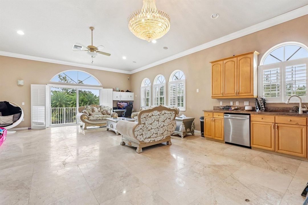 29-web-or-mls-NW 84th Ave-S1609-029