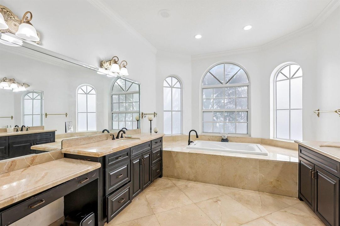 33-web-or-mls-NW 84th Ave-S1609-033