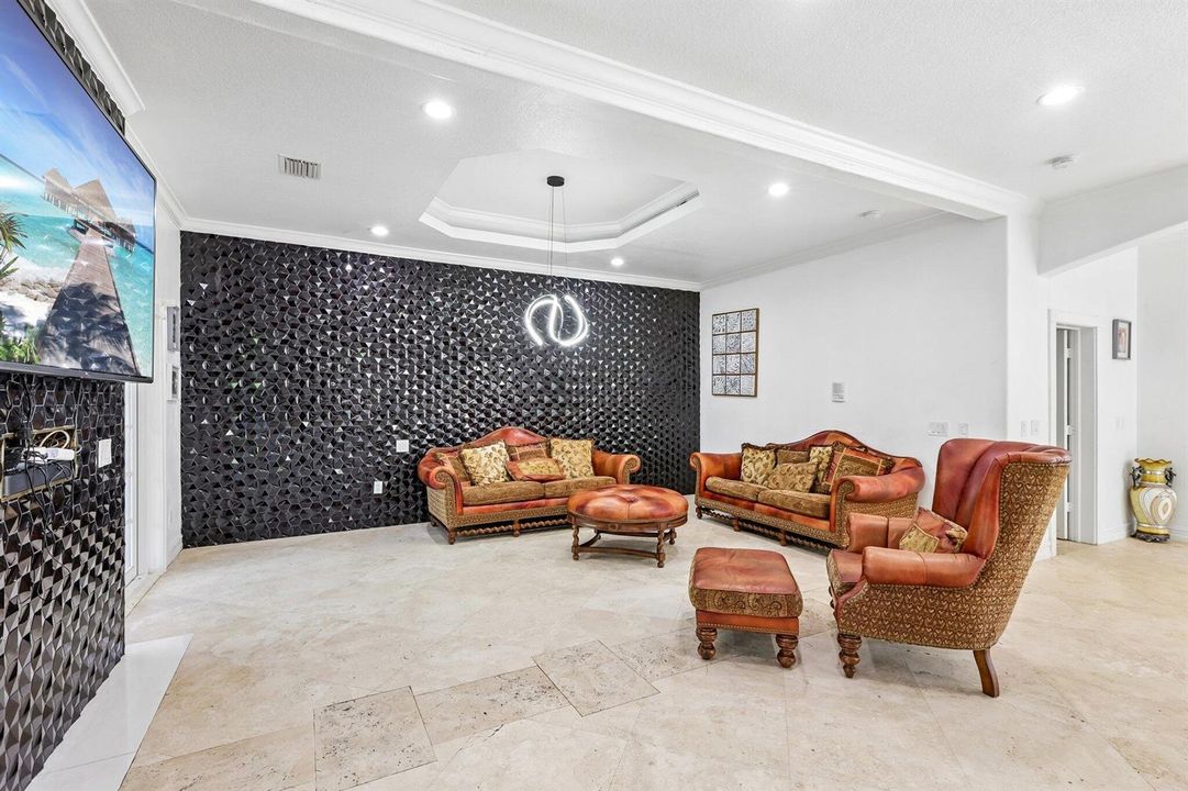 15-web-or-mls-NW 84th Ave-S1609-015