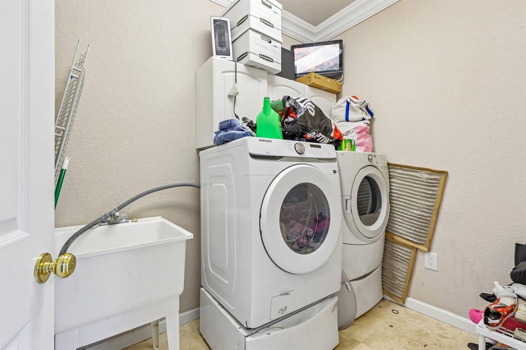 43-web-or-mls-NW 84th Ave-S1609-043