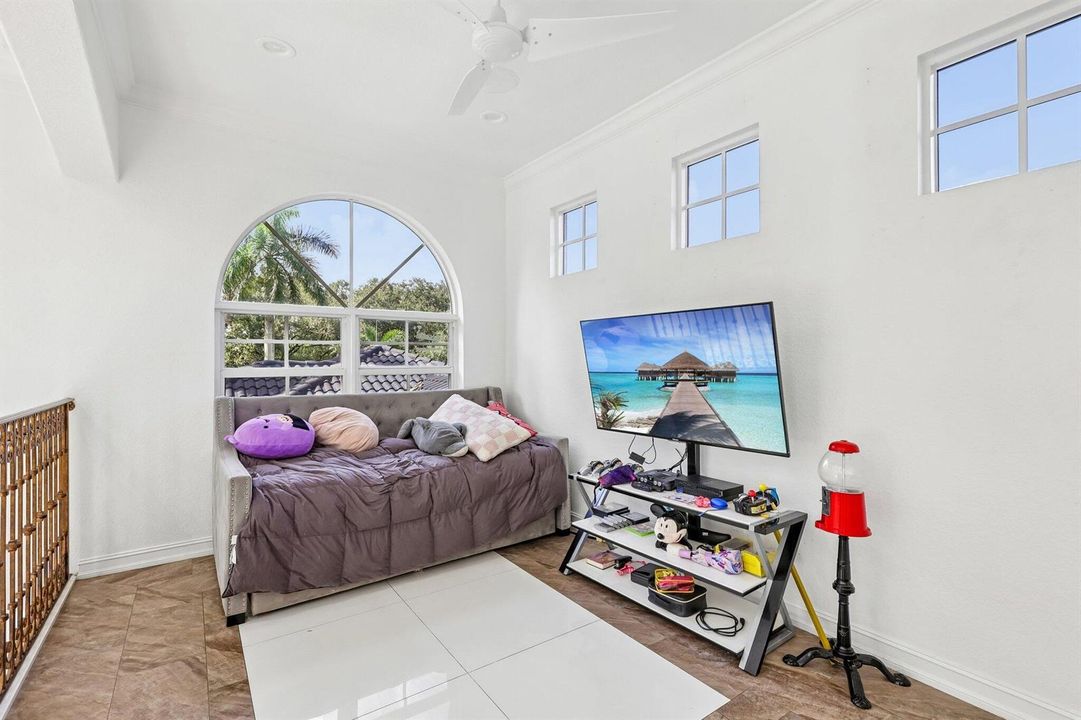 34-web-or-mls-NW 84th Ave-S1609-034